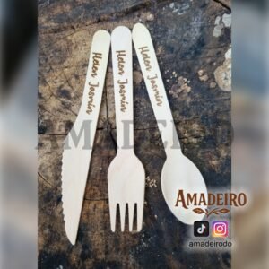 Cubertería de madera personalizada