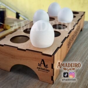 Porta huevos de madera