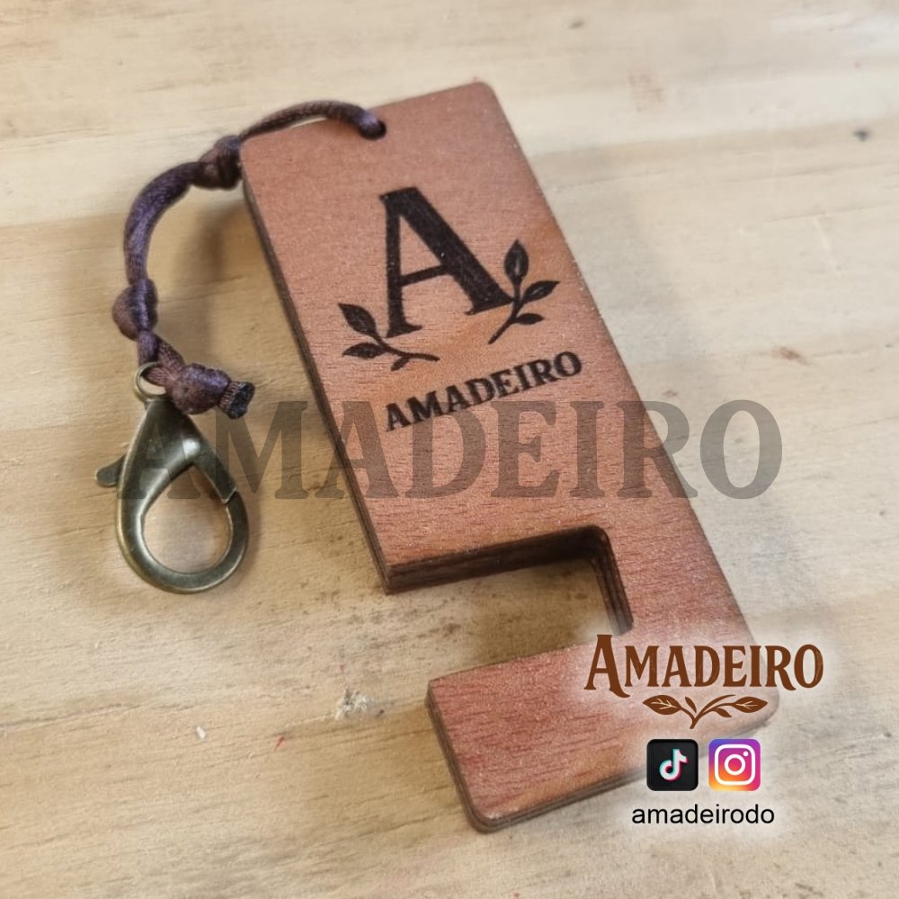 Portacelular de madera con llavero personalizado